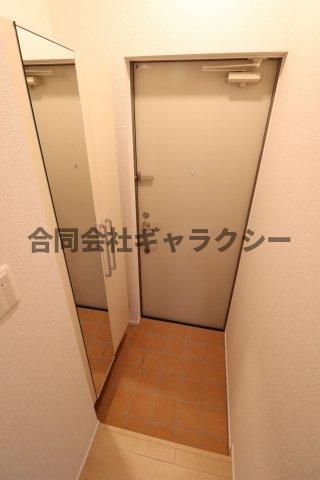 玄関　シューズボックスあります