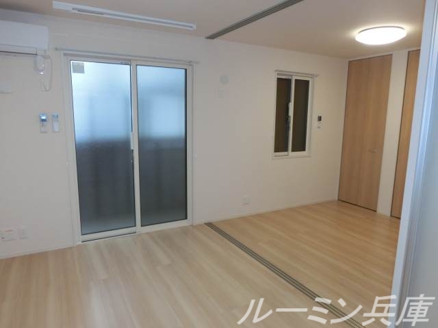 ラペルーズ緑が丘の居間写真