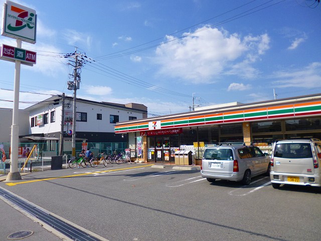 コンビニ　セブンイレブン西宮小松町2丁目店（コンビニ）まで203m