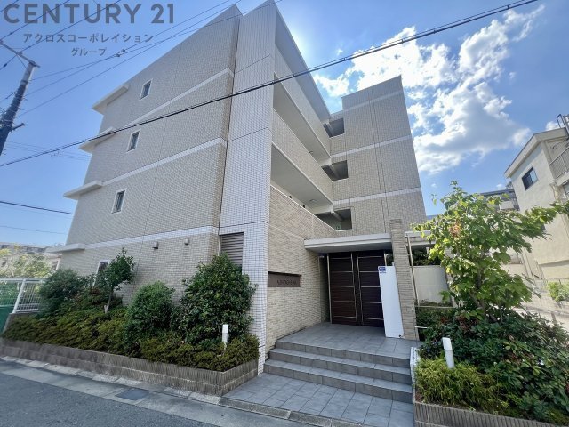 建物外観　オートロック・防犯カメラ付きで安心です！