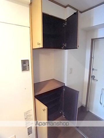 アパルト谷町の玄関写真