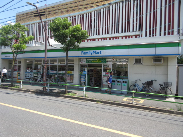 コンビニ　ファミリーマート葛飾亀有四丁目南店（コンビニ）まで1036m