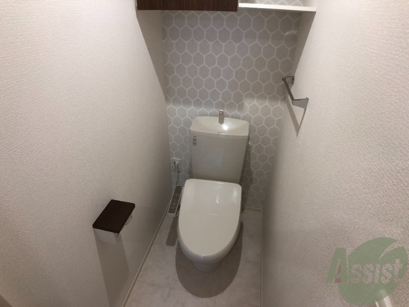 トイレ　ウォシュレット機能がついたトイレです。安心して使用できますね