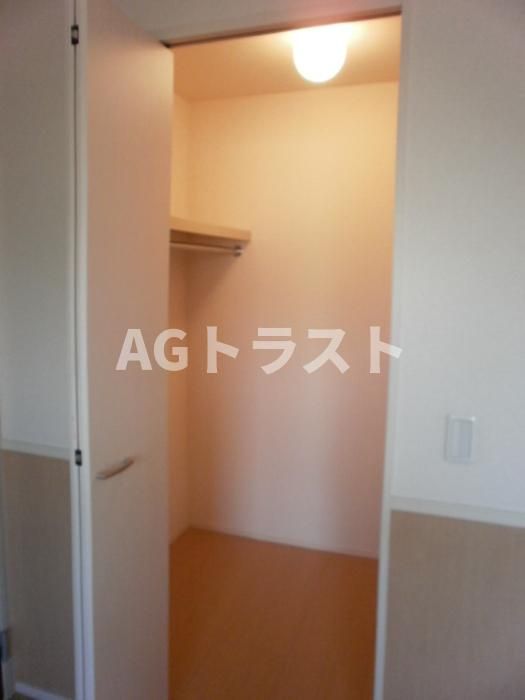 収納　間取り反転のため、室内の向き・設備の位置等が異なります。