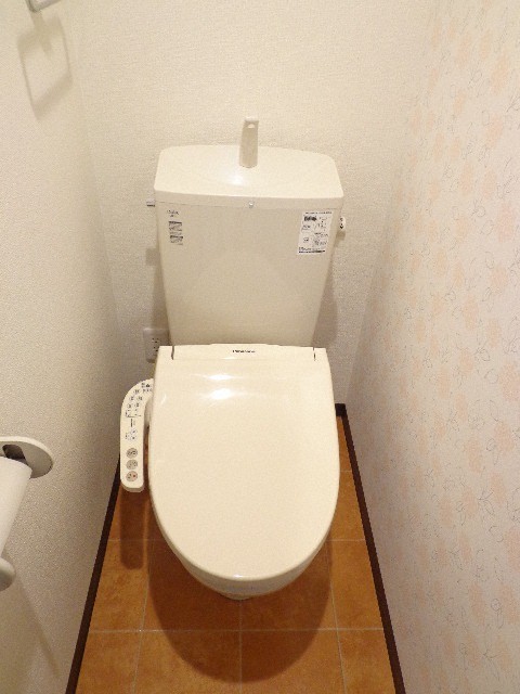 トイレ　いつも清潔・ウォシュレット完備しています♪