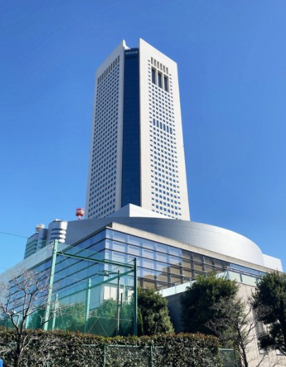 ショッピングセンター　東京オペラシティビル東京オペラシティタワー（ショッピングセンター）まで731m