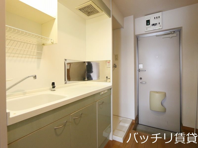 キッチン　同型タイプの為、現状を優先致します。