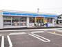 コンビニ　ローソン松阪垣鼻町店（コンビニ）まで422m