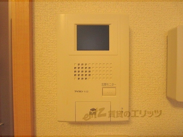 セキュリティ　玄関前