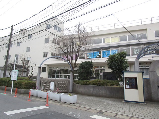 小学校　浦安市立浦安小学校（小学校）まで735m