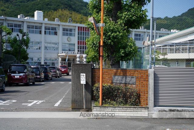 高校・高専　小松島西高等学校（高校・高専）まで829m