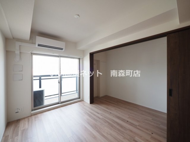 地下鉄谷町線 天神橋筋六丁目駅 徒歩4分 13階建 築1年の居間写真
