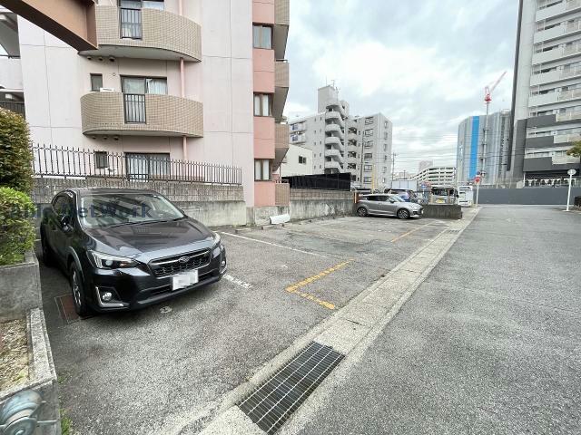 駐車場　駐車場