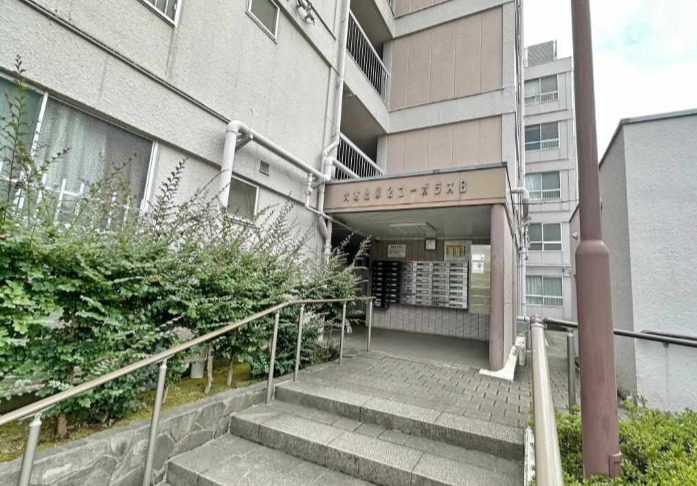 エントランス　大倉山第二コーポラスＢ棟