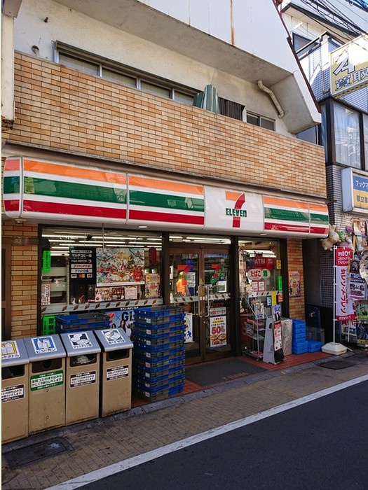 コンビニ　セブンイレブン（コンビニ）まで200m