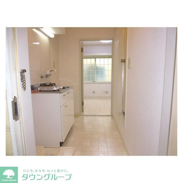 パークヴィレッジ竹の塚 Bの玄関写真