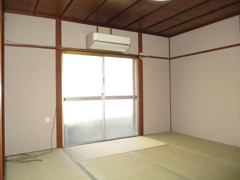 ＪＲ山陽本線 西明石駅 徒歩13分 2階建 築56年の居間写真