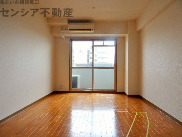 ロジェ今福鶴見の居間写真