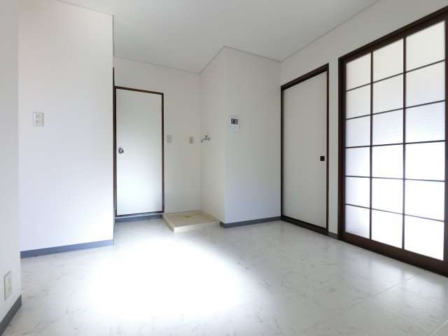 ＪＲ内房線 五井駅 徒歩8分 2階建 築33年の居間写真