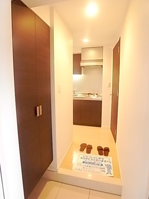 玄関　収納もある玄関です