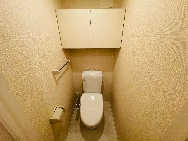 トイレ　別部屋、参考写真。