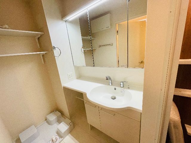 洗面設備　別部屋、参考写真。