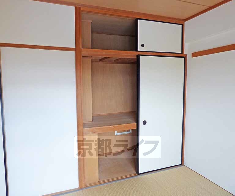 収納　広々とした収納です。