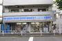 コンビニ　ローソン代々木一丁目店（コンビニ）まで151m