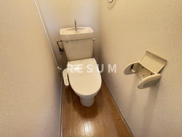 ＪＲ外房線 本千葉駅 徒歩10分 3階建 築37年のトイレ写真