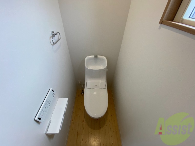 トイレ　トイレは温水洗浄暖房便座で、とても快適にご利用できます。