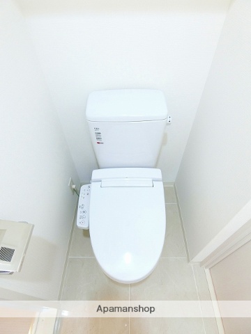 ブルーライン 伊勢佐木長者町駅 徒歩5分 10階建 築10年のトイレ写真