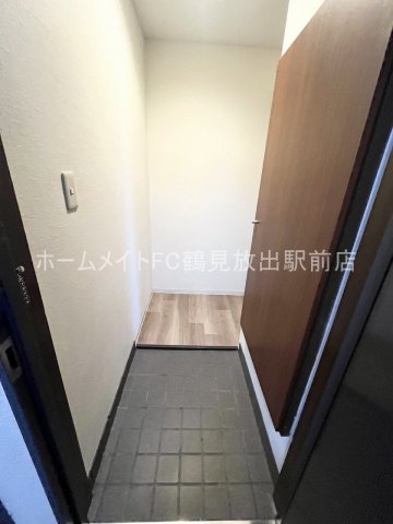 ＪＲ片町線 放出駅 徒歩8分 10階建 築36年の玄関写真