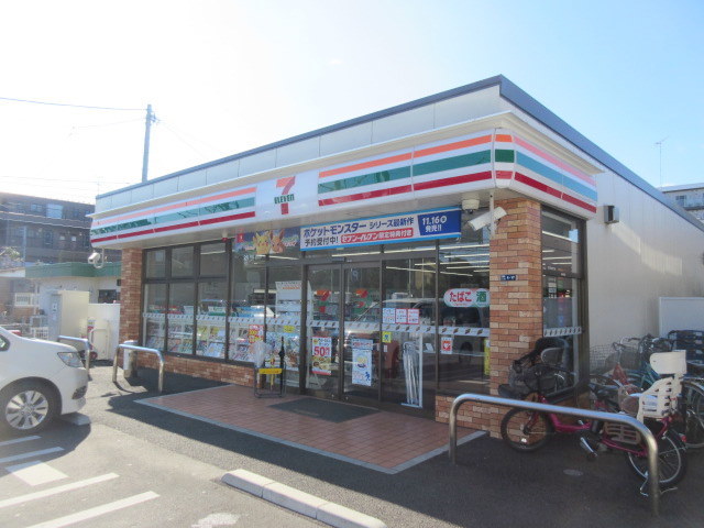 コンビニ　セブンイレブン大和東3丁目店（コンビニ）まで655m