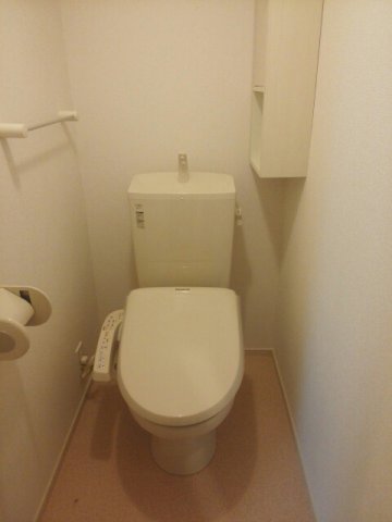 トイレ　清潔感のあるトイレです