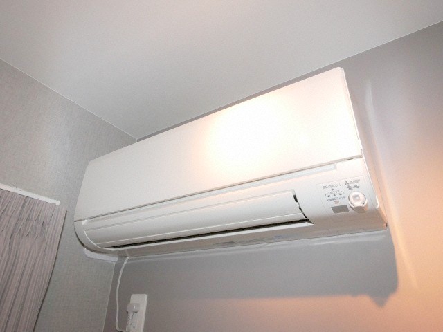 その他設備　夏もカラッと快適♪エアコン付きです！