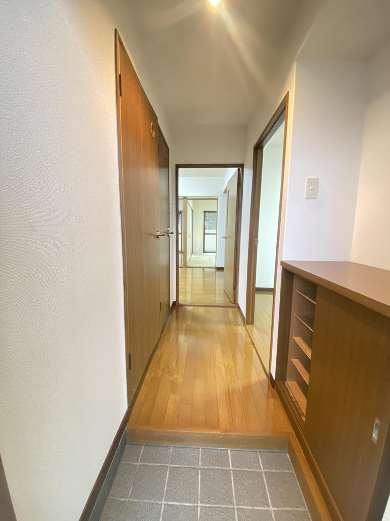 玄関　※ほかのお部屋の室内写真です