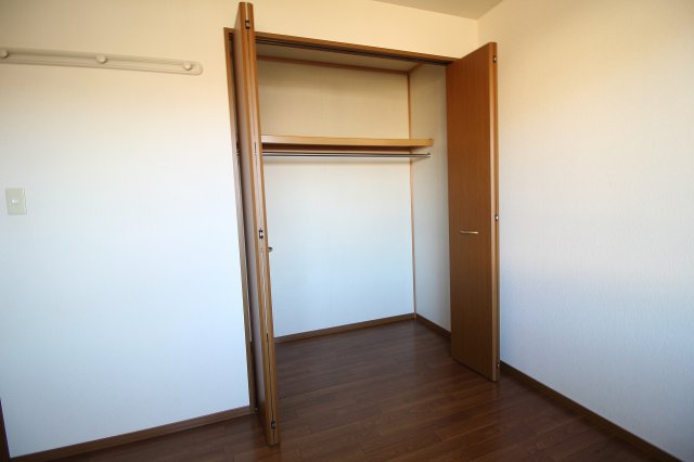 収納　同施工会社同型タイプの別の角部屋です（空き予定は中部屋です）