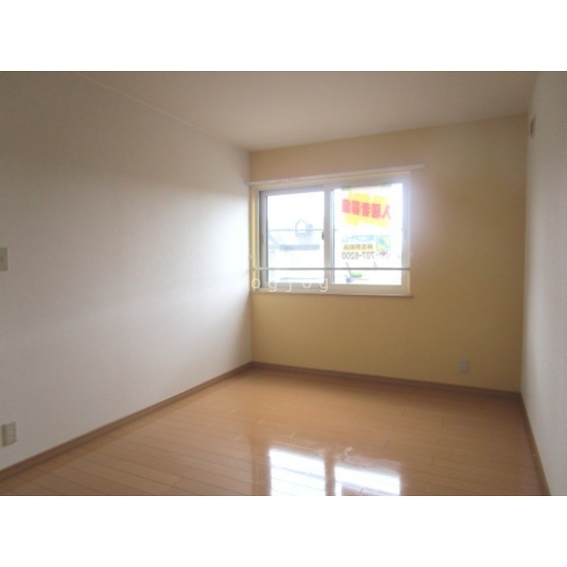 その他部屋・スペース　日当たりの良い明るいお部屋です。