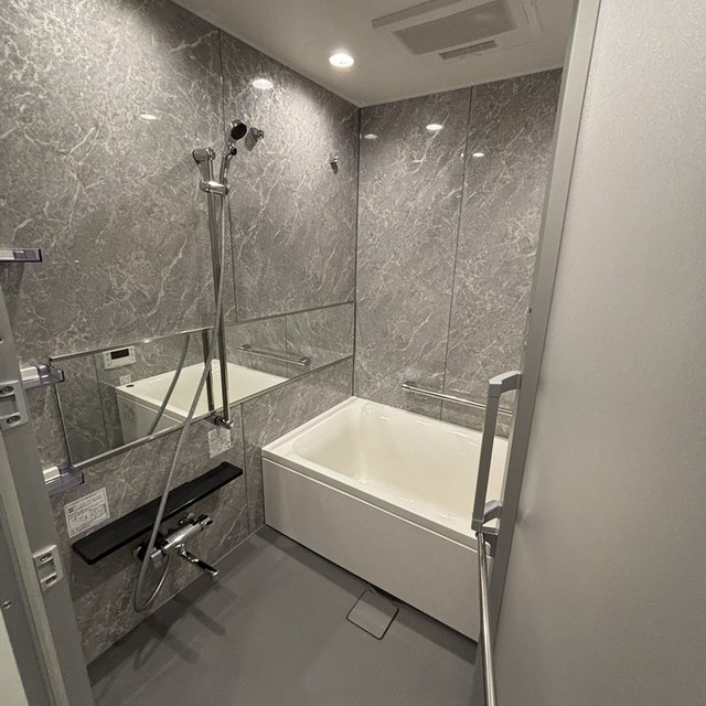 バス・シャワールーム　※写真は同タイプ住戸です。