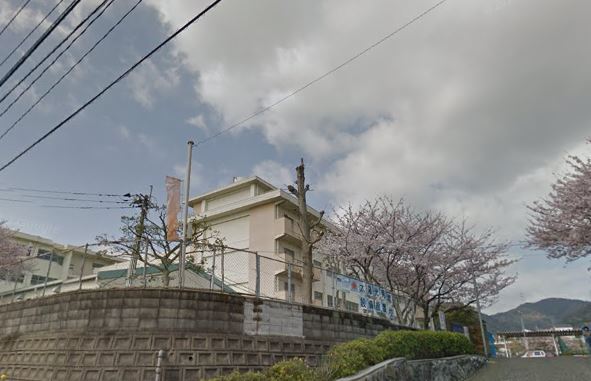 中学校　北九州市立松ケ江中学校（中学校）まで854m