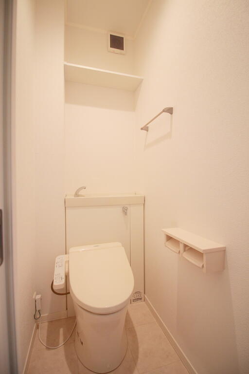 西武新宿線 沼袋駅 徒歩8分 2階建 築7年のトイレ写真