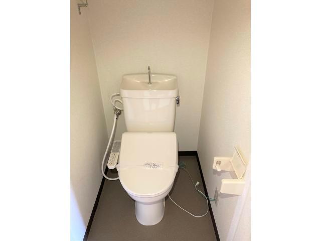 ＪＲ御殿場線 長泉なめり駅 徒歩20分 4階建 築32年のトイレ写真