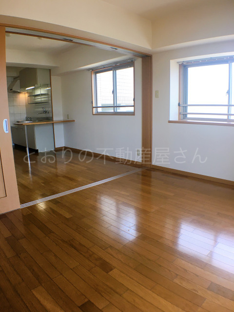 その他部屋・スペース　角部屋は光が多く差し込み更に明るいです