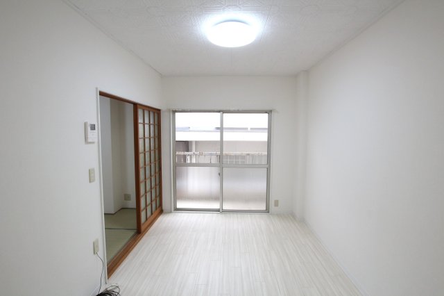 シティハイツ中町の居間写真