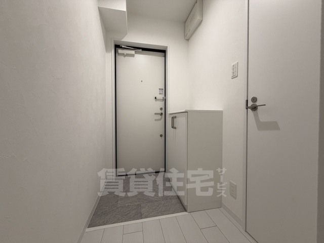 阪急千里線 吹田駅 徒歩13分 3階建 新築の玄関写真