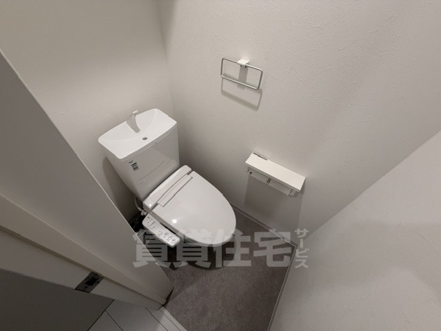 阪急千里線 吹田駅 徒歩13分 3階建 新築のトイレ写真