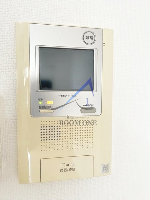 セキュリティ　モニター付きインターホンです。