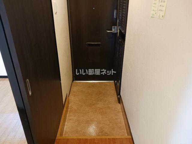 ＪＲ両毛線 前橋駅 徒歩18分 7階建 築48年の玄関写真
