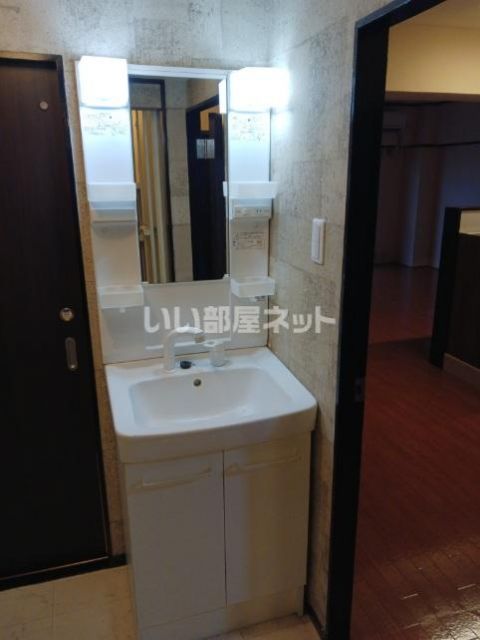 ＪＲ両毛線 前橋駅 徒歩18分 7階建 築48年の内装写真