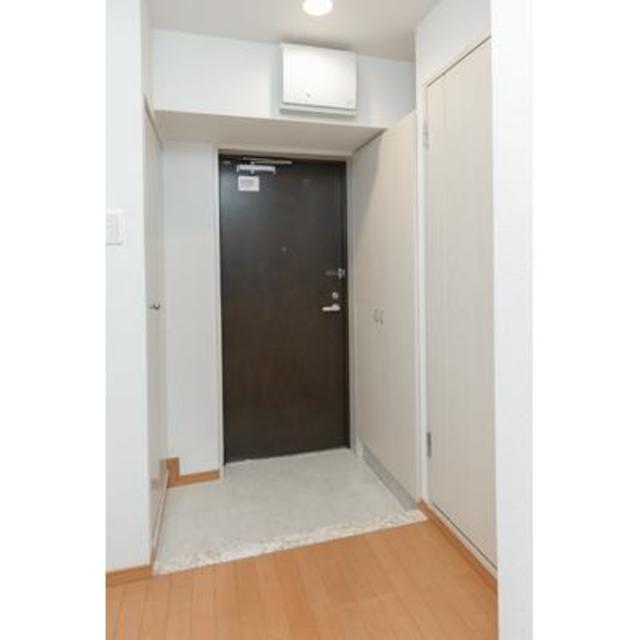 玄関　※写真は同タイプ住戸です。